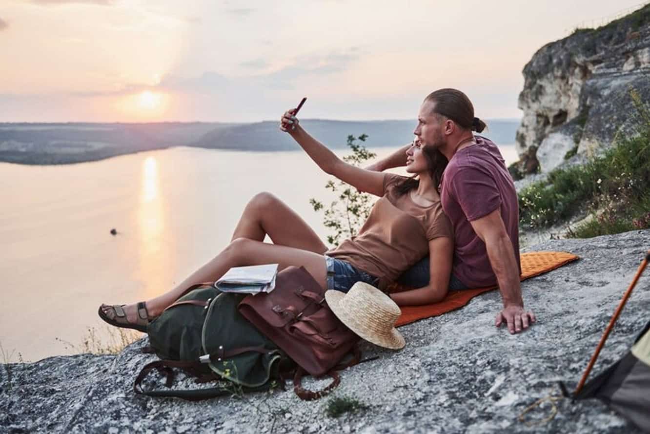 How to Travel Safely as a Couple: Tips for a Stress-Free Vacation